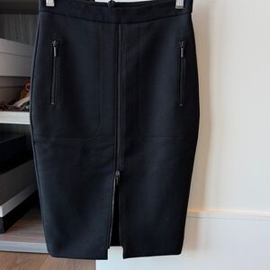 Akris Punto Black Zippered Pencil Skirt, 2
